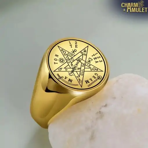 Bague-Tetragrammaton-Pierre de présentation Charme-et-Amulette.